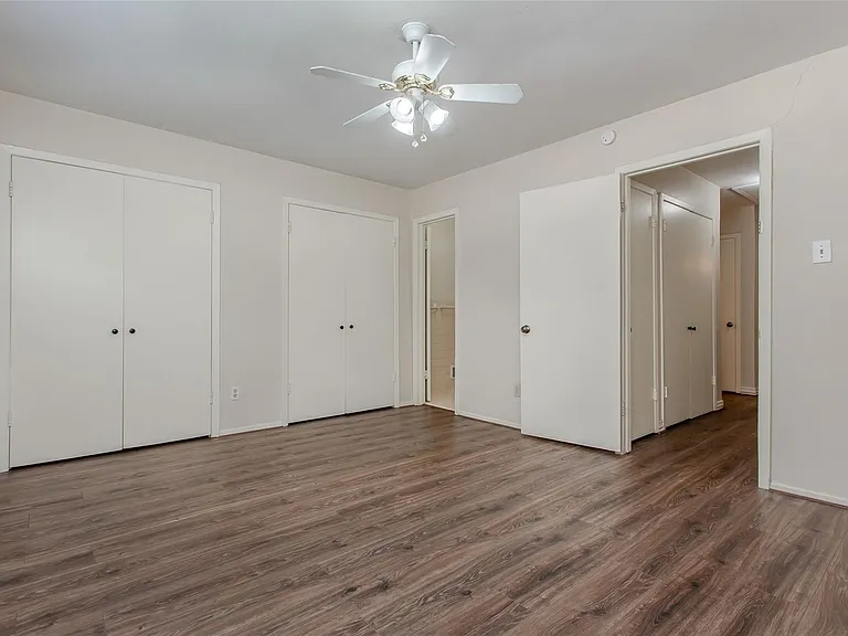 7445 Brentcove Cir — Photo 17
