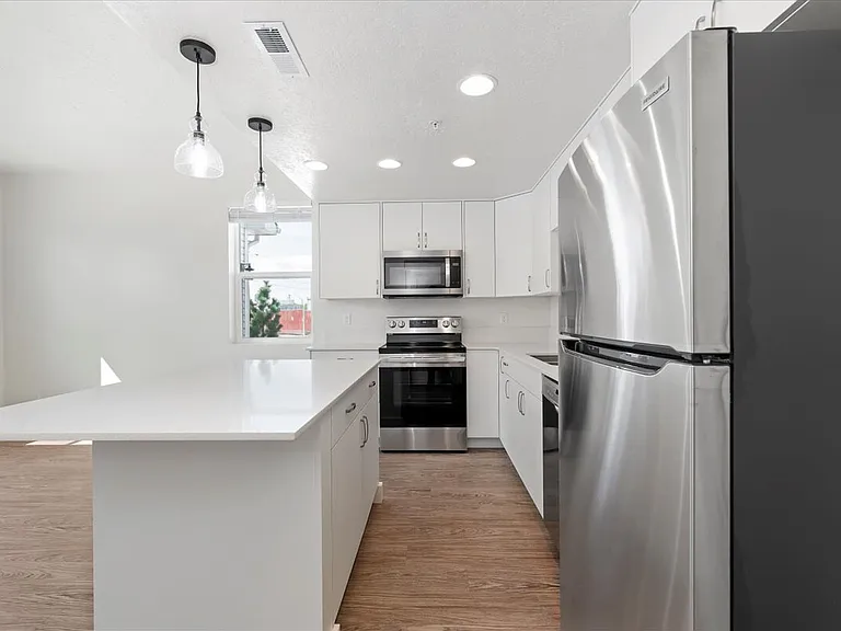 104 Davis Ave #1 — Photo 5