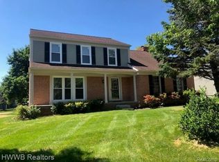 2339 Millbrook Ct, Rochester Hills, MI 48306