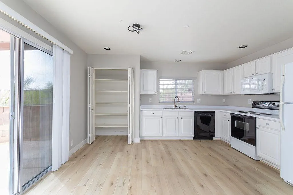 Building Photo - 7650 E Williams Dr #1021