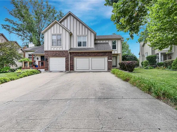 10915 W 115th Ter, Overland Park, KS 66210