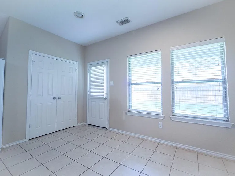 11219 Overland Trail Dr — Photo 14