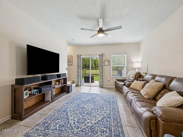 470 Servia Dr — Photo 6