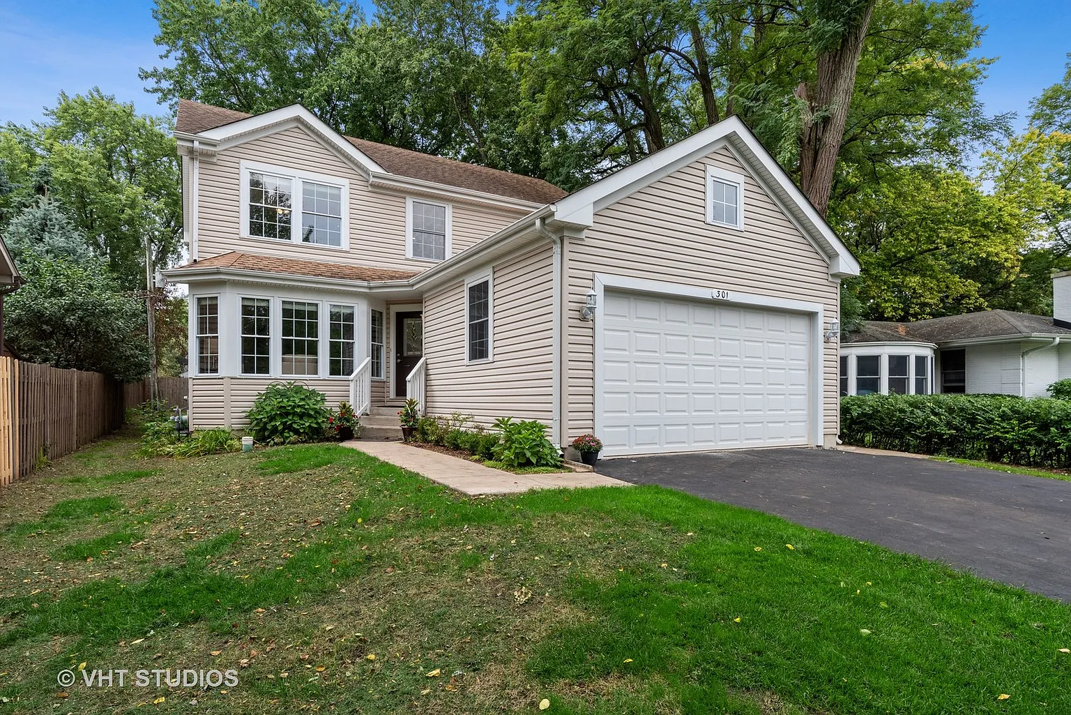 301 Charlotte Pl photo 1