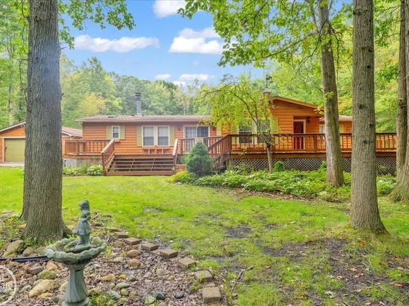 7400 Lindsey Rd, China, MI 48054