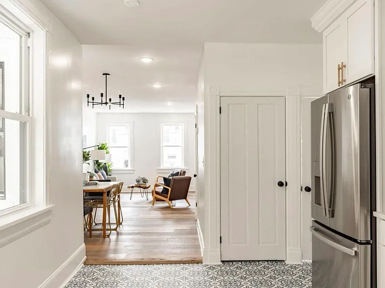 433 S Prince St — Photo 16