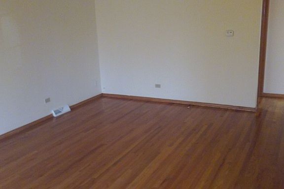 3rd image of 539 Bensley Ave