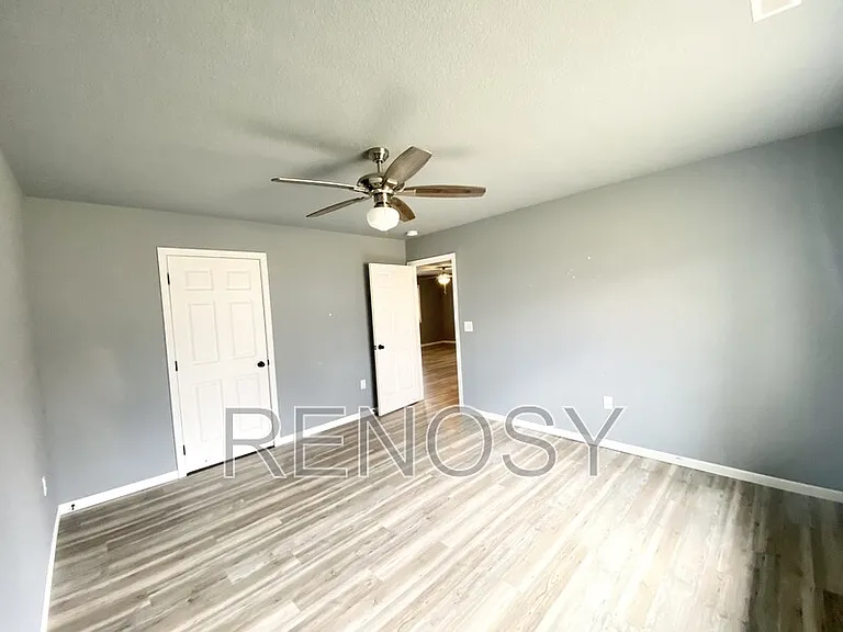 217 E Front St #B — Photo 11