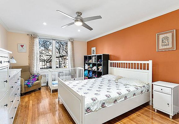 5th image of 150 Hawthorne St APT 3C