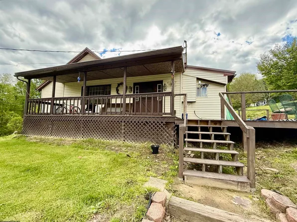 669 W Hill Rd, Grafton, WV 26354