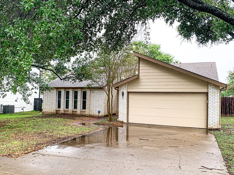 11803 Hyacinth Dr — Photo 2