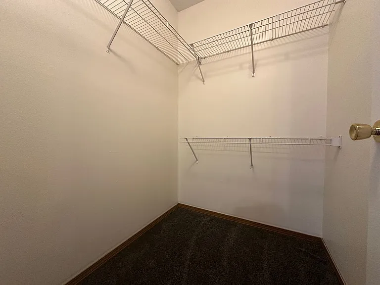 108 Oak Creek Plaza — Photo 34