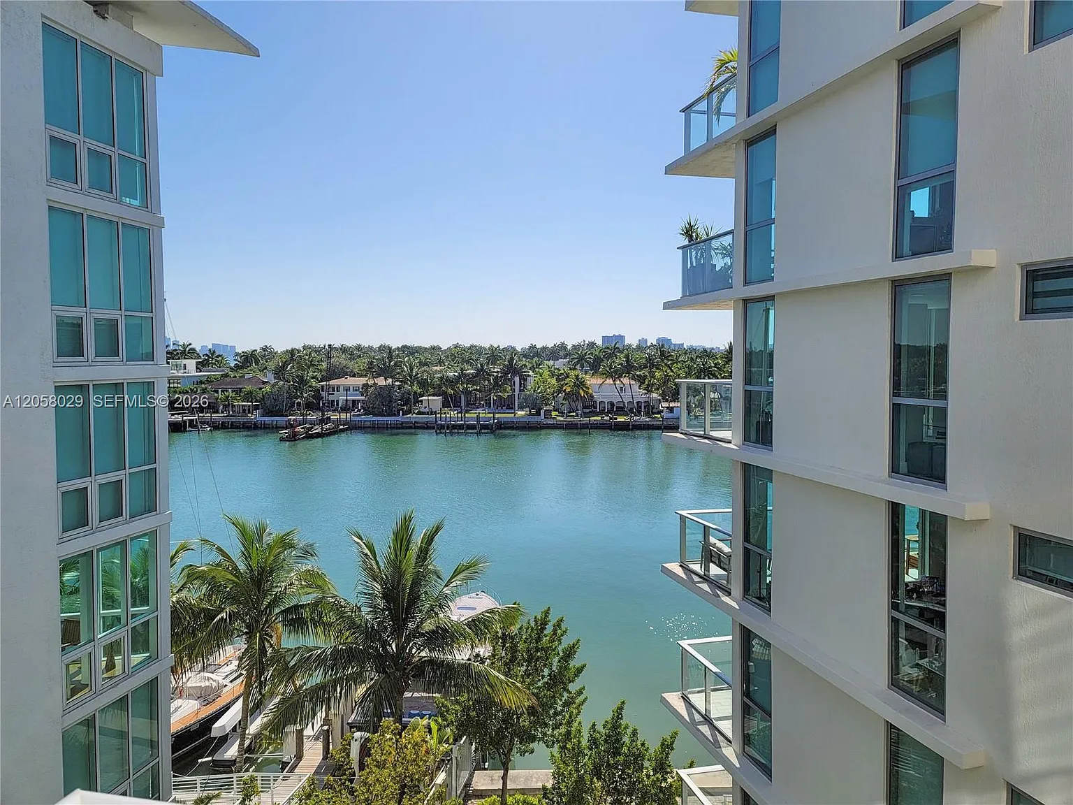 Amd Pl Of 2nd Ocean Front — Photo 1
