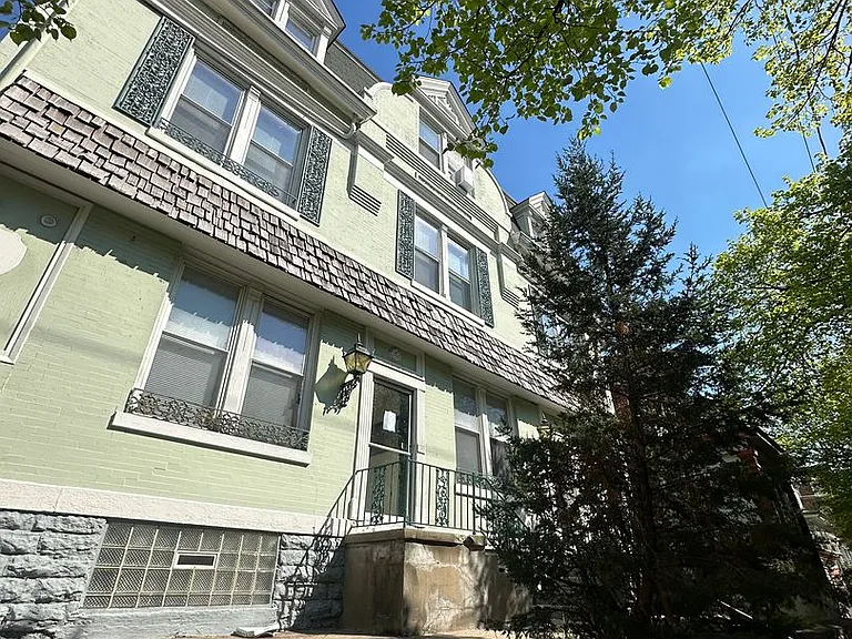 2810-2812 Jefferson Ave — Photo 2