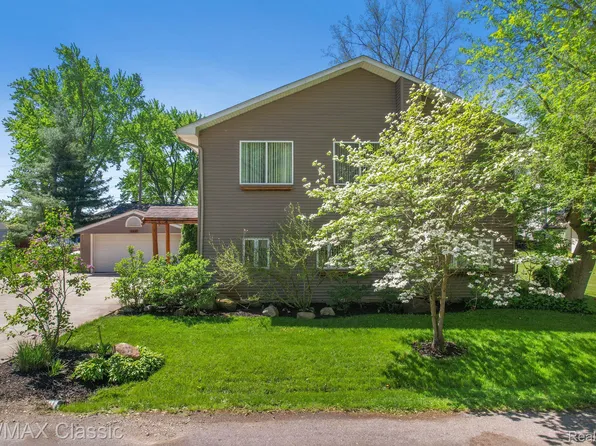 135 N Haven St, Novi, MI 48377