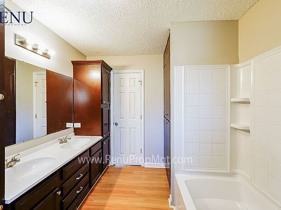 4th image of 2536 Daly Dr