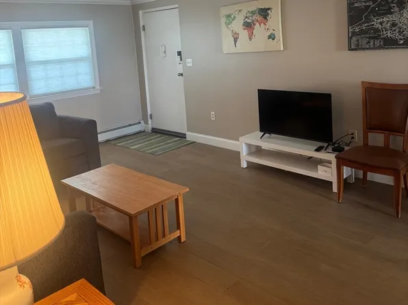 60-60A Washington Park Dr #2, Andover, MA 01810