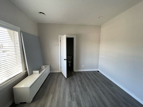 2nd image of 200 W Grand Ave #2