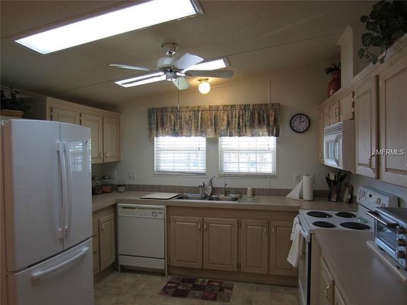 2nd image of 1000 Kings Hwy Unit 12