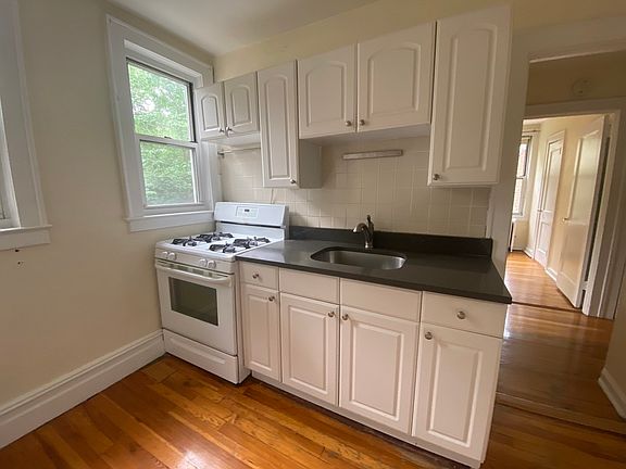 4th image of 39-34 45th St #2R