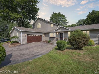 3302 Rolston Rd, Fenton, MI, 48430
