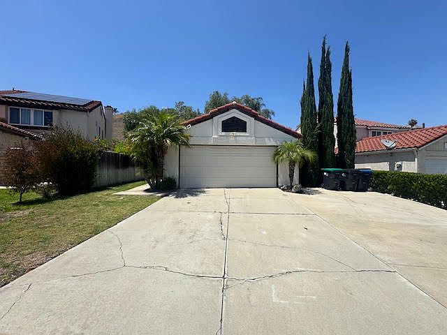 1st image of 2462 Hillsborough Ln
