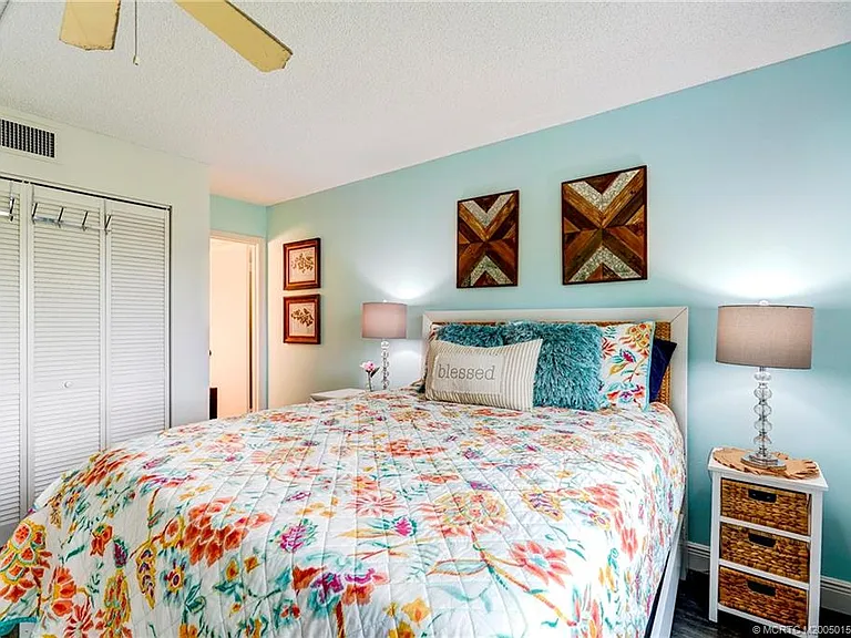 5563 NE Gulfstream Way — Photo 27
