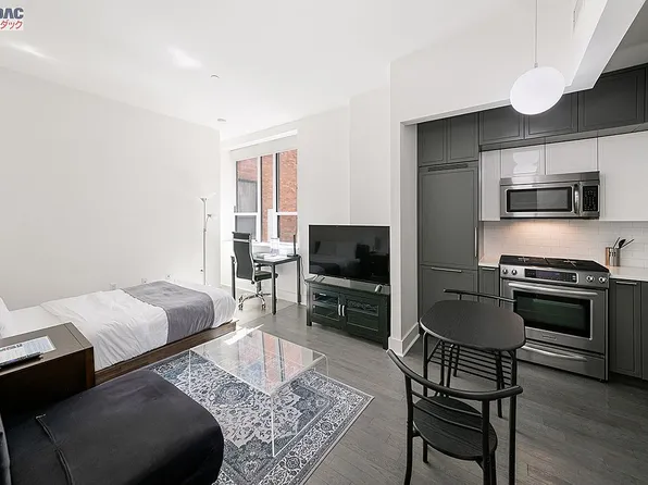 416 W 52nd St #424, New York, NY 10019