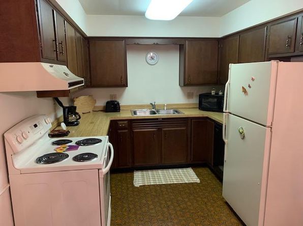 1638 Camellia Dr APT A2, Munster, IN 46321