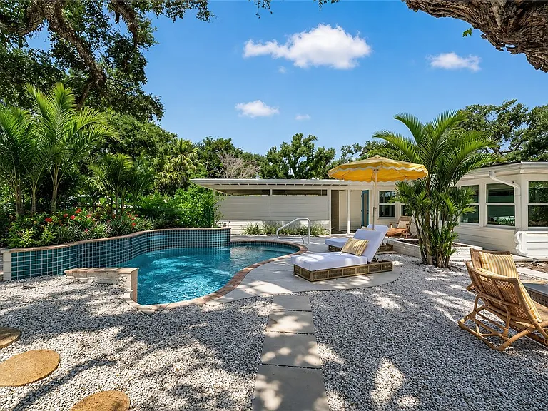524 Live Oak Rd — Photo 29
