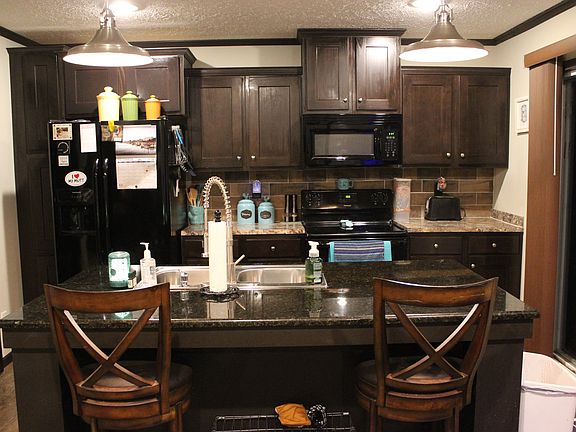 4th image of 54 Pineview Dr