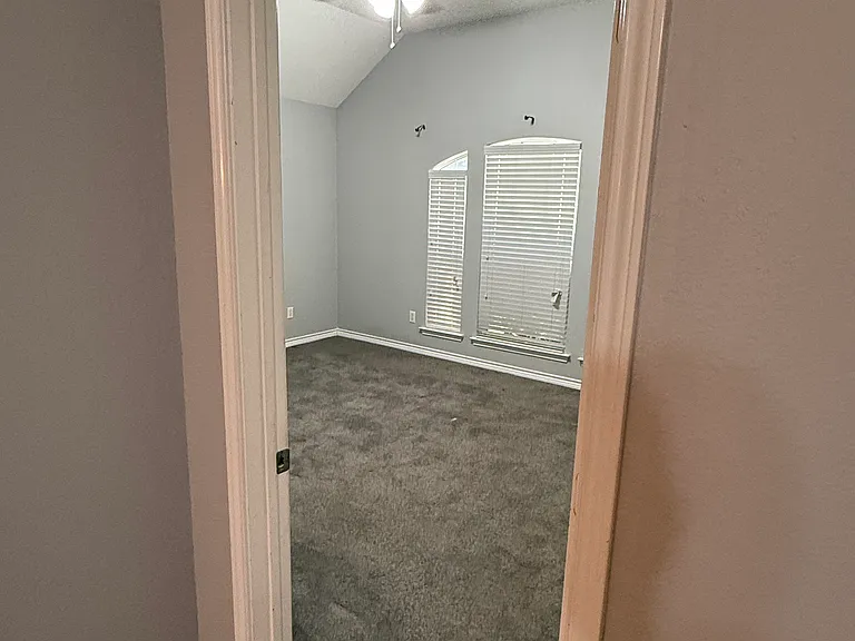 850 Golden Valley Ct — Photo 13