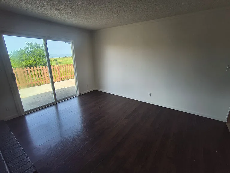 2275 Cypress Ave — Photo 24
