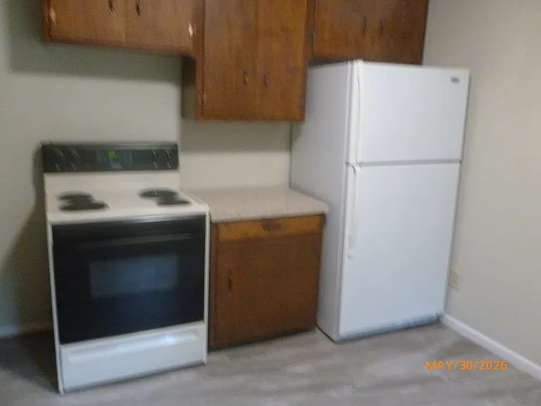 609 Hancock St — Photo 2