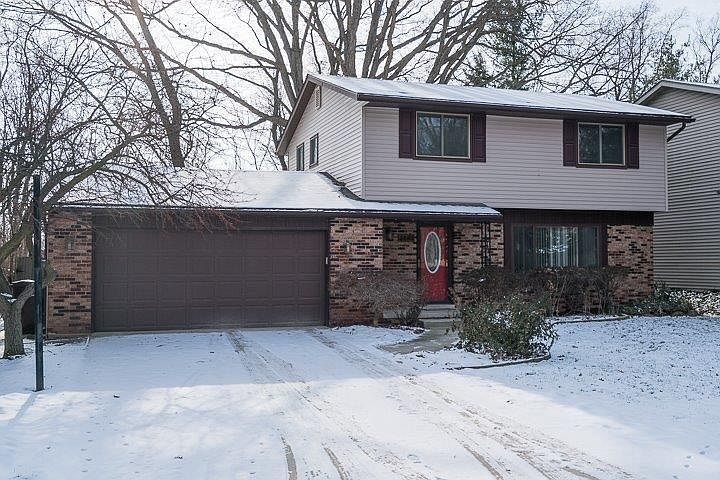 1st image of 2681 Valley Dr