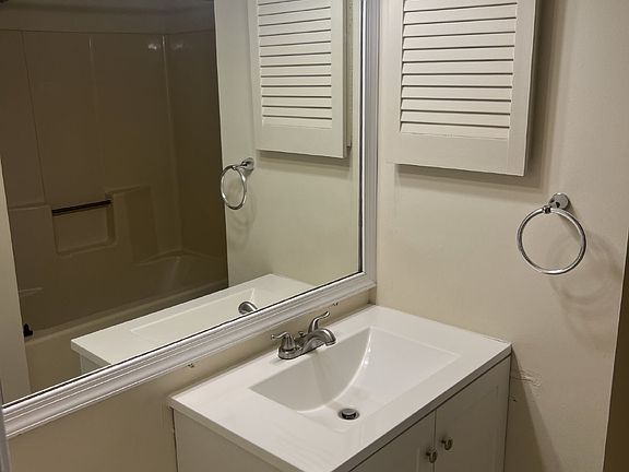 3rd image of 11169 Sussex Ct