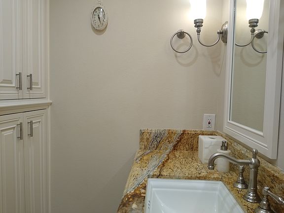 4th image of 1641 Martin Ave