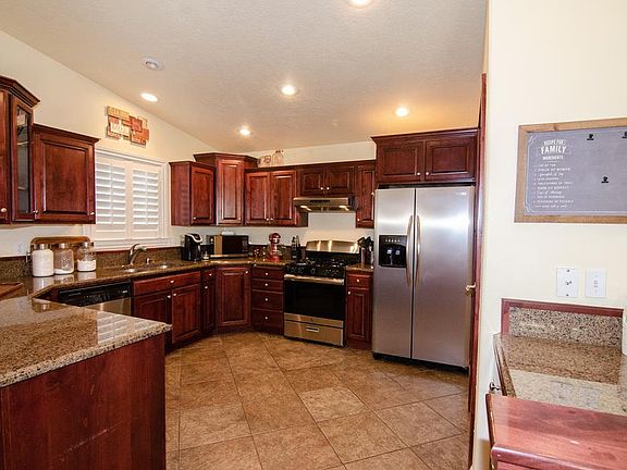 4th image of 4802 Greystone Ln