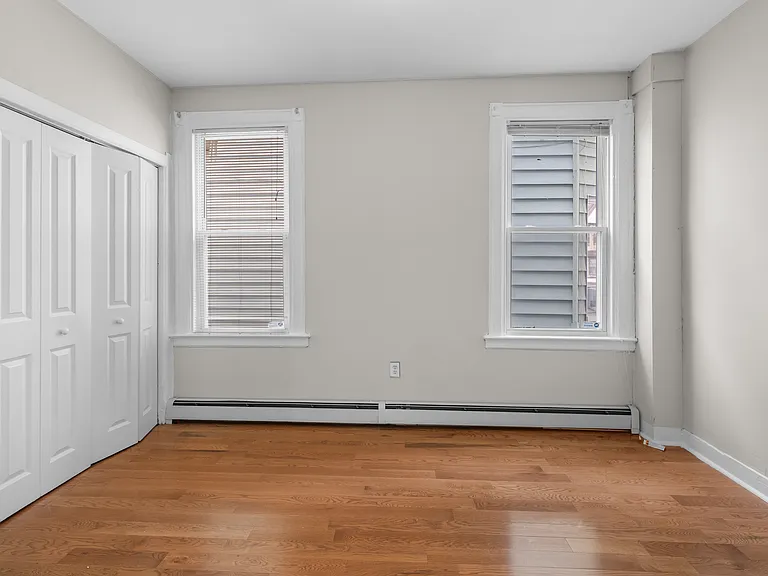 185 N 18th St #1 — Photo 12