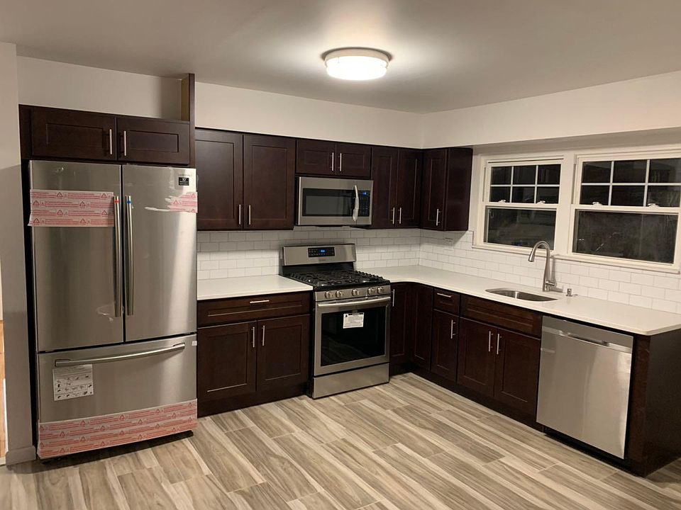 1st image of 104 Hickory Ave Floor 2