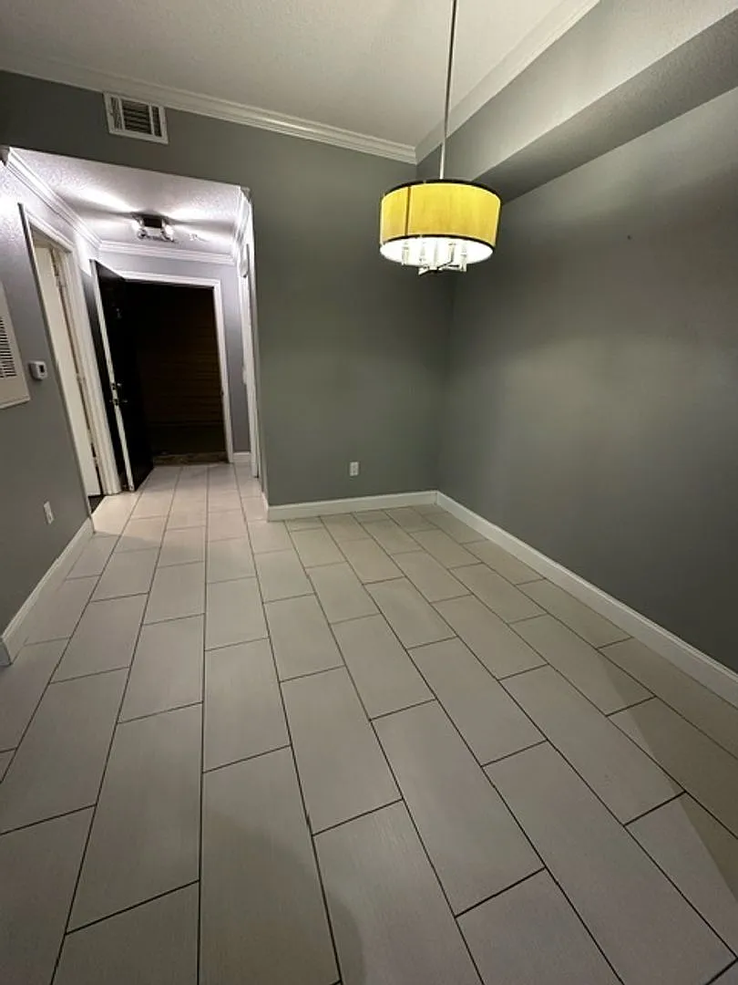 Resort Style Living At The Barrington Park Condos!- Beautifully Update 2/2 On Ground Floor! — Photo 4