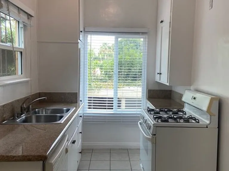 1269 S Citrus Ave — Photo 5