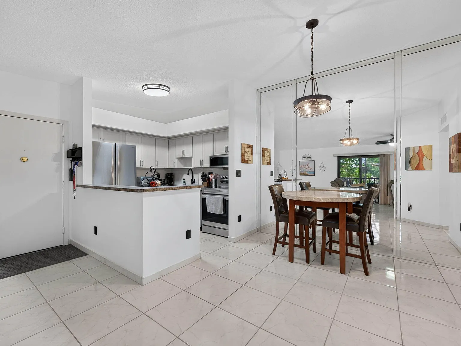 2 bed, 2.0 bath, 1163 sqft, $2,200 — Photo 3