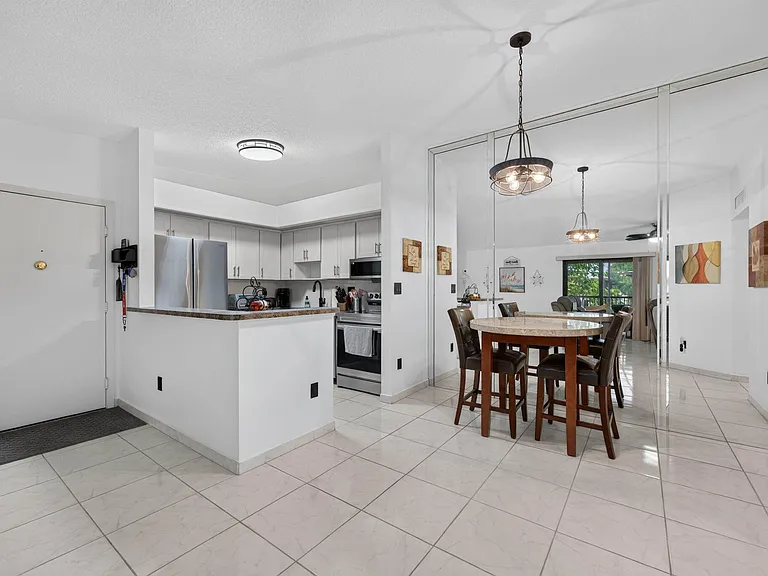 9474 S Belfort Cir #206 — Photo 3