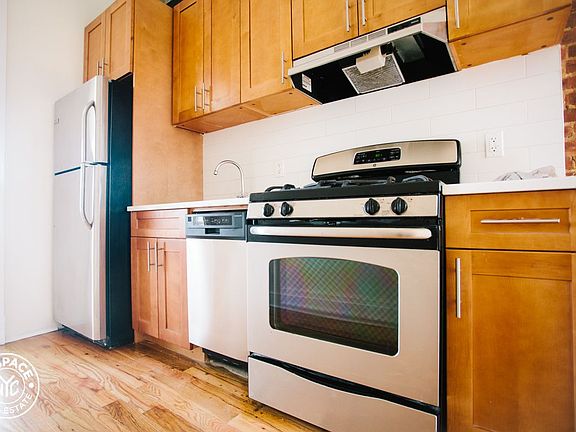 2nd image of 236 Irving Ave APT 3L