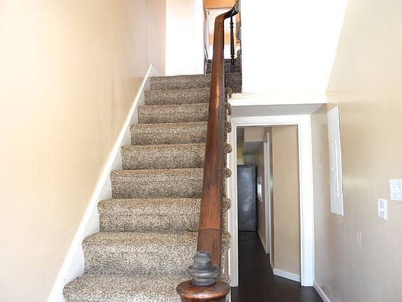4th image of 300 W Main St