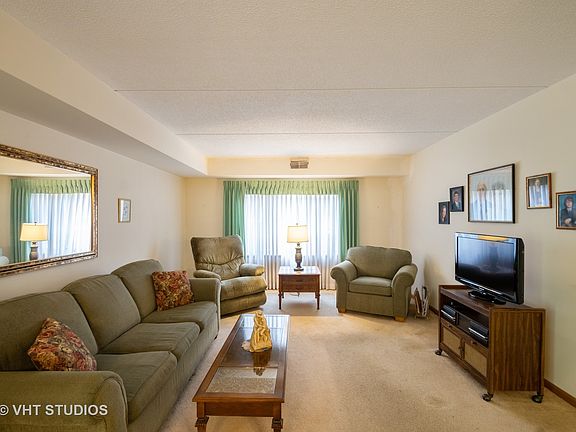 2nd image of 6400 W Belle Plaine Ave APT 206