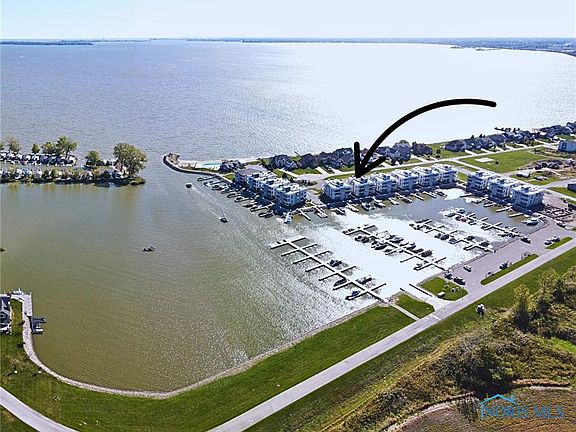 2nd image of 2622 S Waterside Ct #631