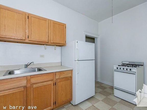 4th image of 719 W Barry Ave #423
