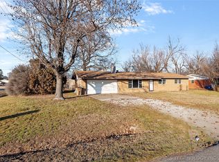 1001 SE 13th St, Wagoner, OK 74467